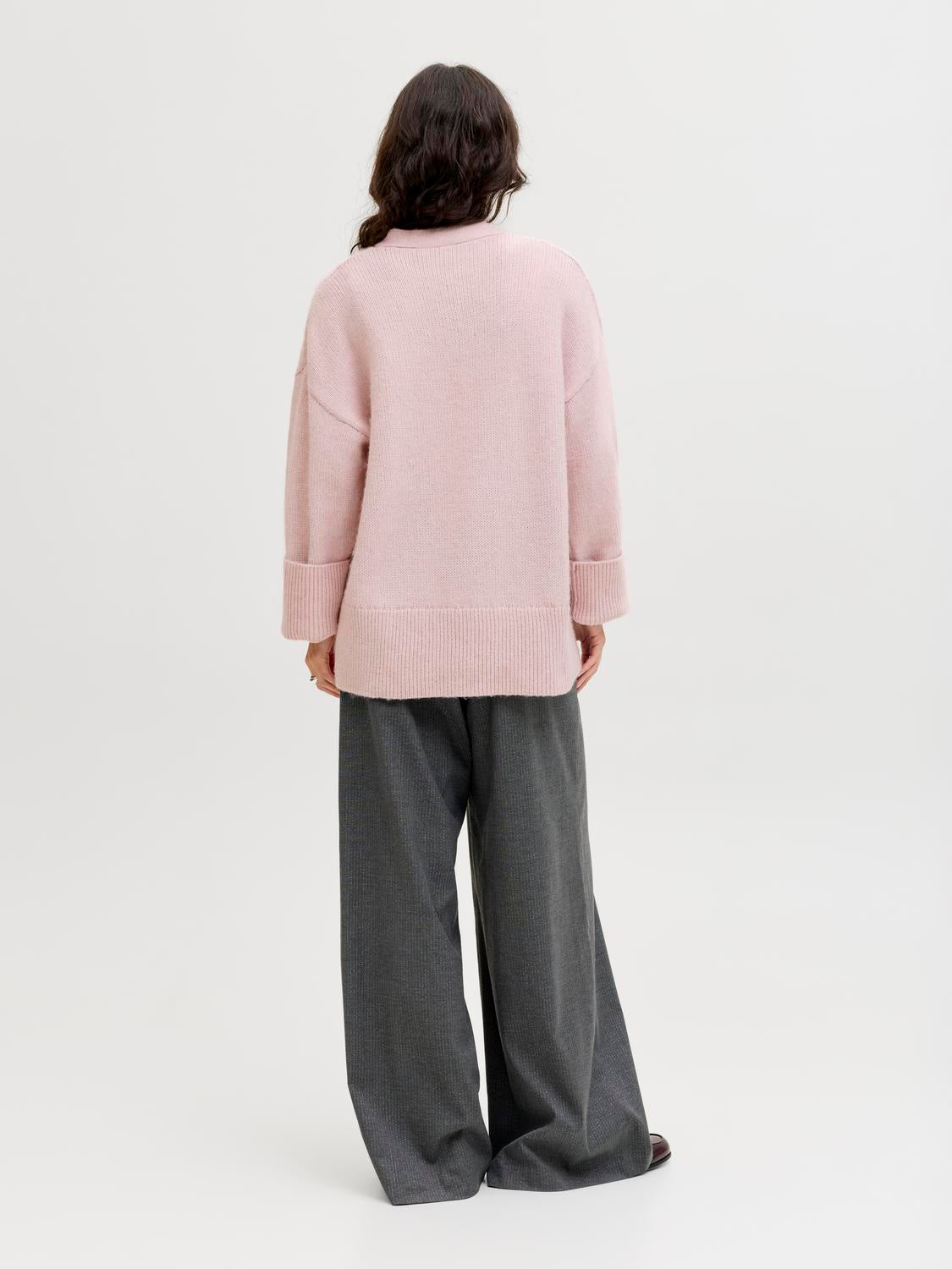 model_shot-back